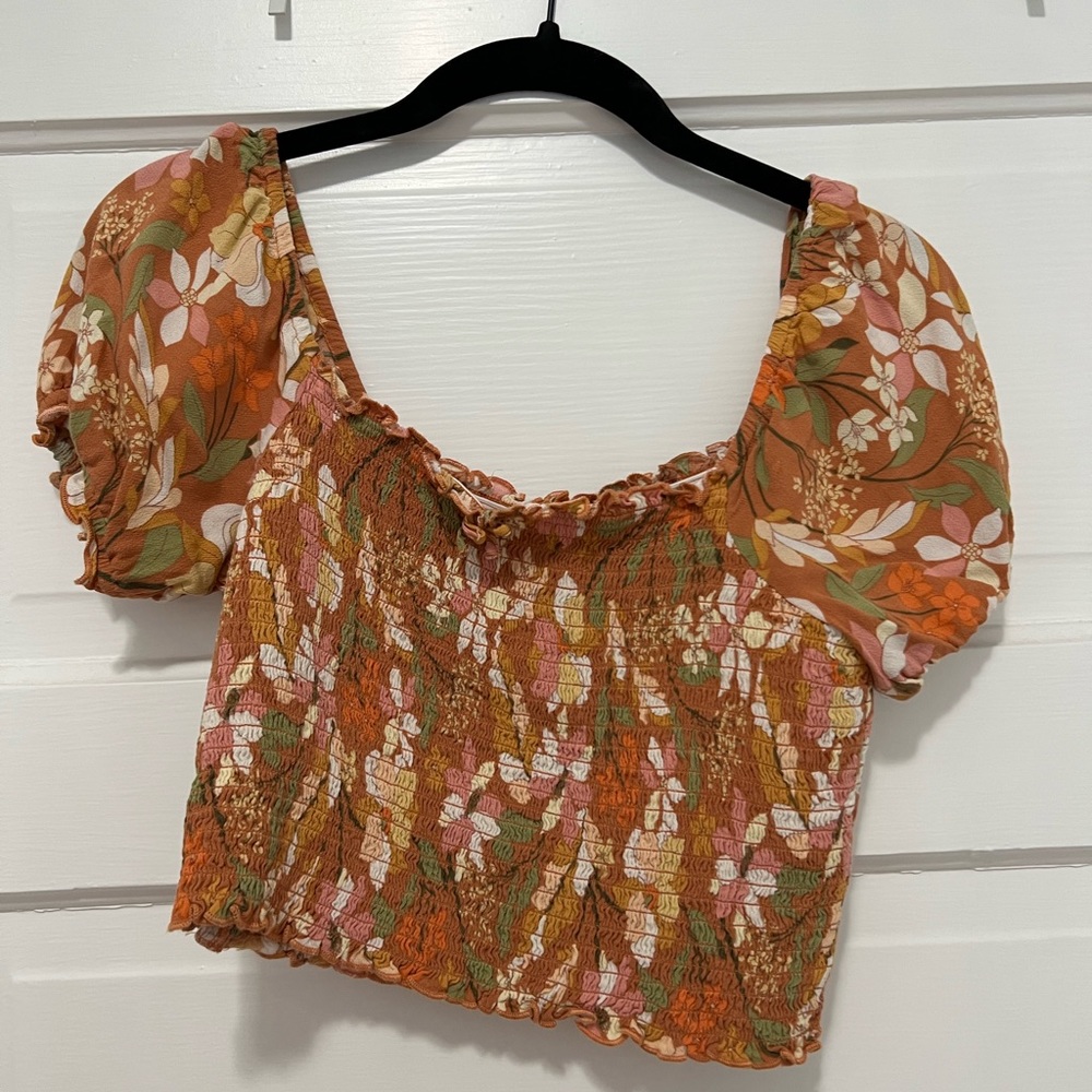 Floral orange aerie puff sleve cropped top